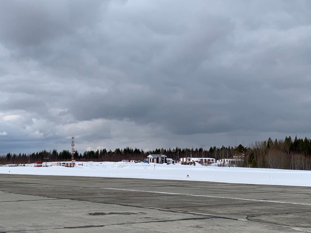 Киренский аэропорт. Киренск иркутская область. Киренск ербогачен. Аэропорт ванавара. Киренск река лена.